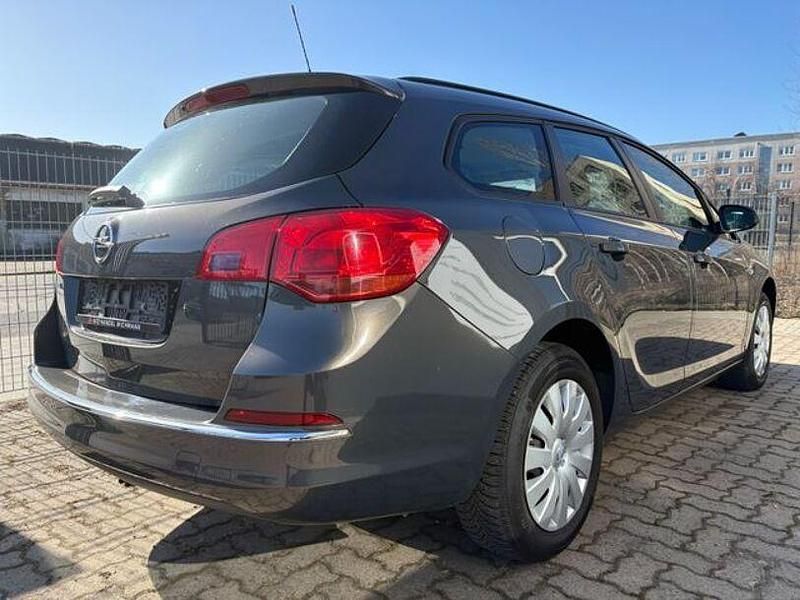 Gebraucht Opel Astra Edition 120 PS (88 kW) 2014 Grau Kombi