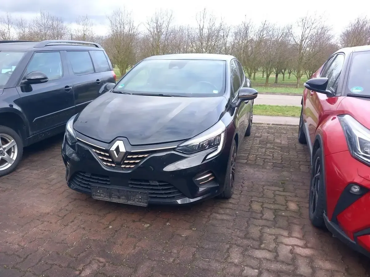 Gebraucht Renault Clio 140 PS (102 kW) 2022 Black pearl metallic Kleinwagen