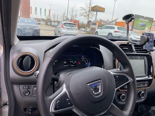 Gebraucht Dacia Spring Comfort Plus 33 kW (45 PS) 2021 Silber Kleinwagen