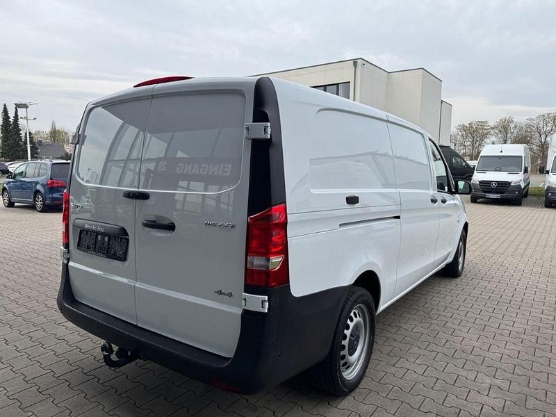 Gebraucht Mercedes Vito 163 PS (119 kW) 2021 Weiß Van