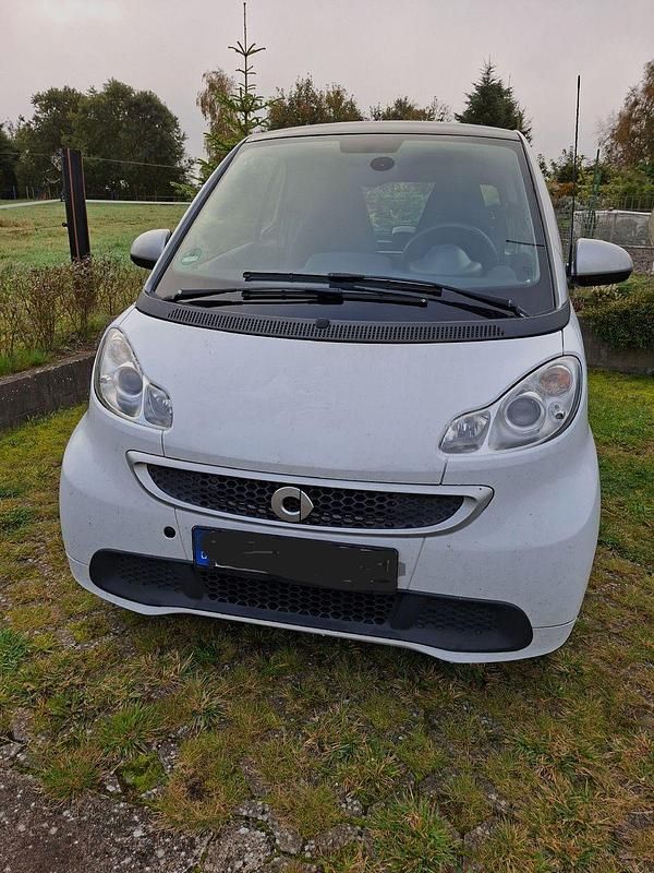 Weiß Gebraucht 2014 Smart ForTwo Coupé Passion Coupé | 4.000 € (Guter Preis) - Bild 1/4