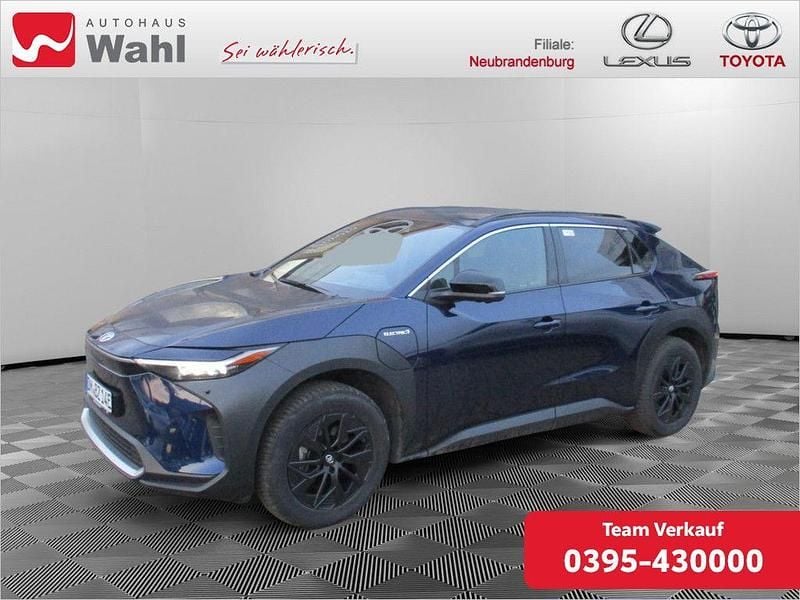 Regentblau mica Gebraucht 2023 Toyota bZ4X Basis SUV | 48.800 € - Bild 1/4