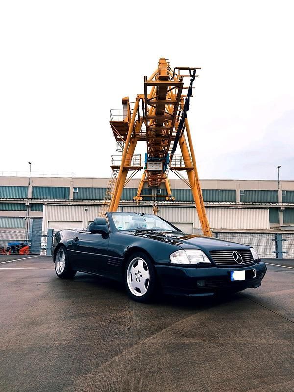 Schwarz Gebraucht 1993 Mercedes SL320 Cabrio | 14.900 € - Bild 1/4