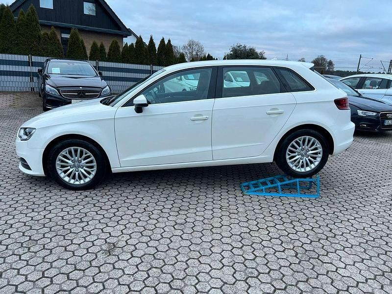 Gebraucht Audi A3 Ambiente 150 PS (110 kW) 2014 Weiß Limousine