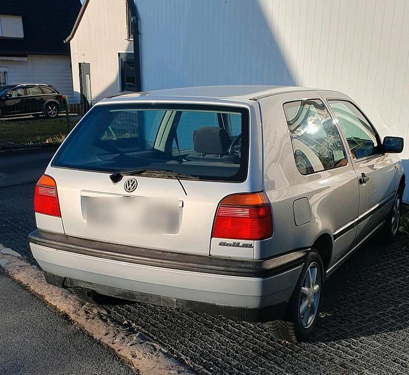Gebraucht VW Golf III 75 PS (55 kW) 1995 Silber Limousine
