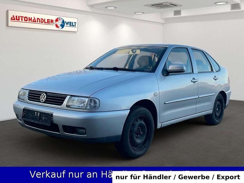 Silber Gebraucht 2000 VW Polo Conceptline Limousine | 799 € (Superpreis) - Bild 1/3