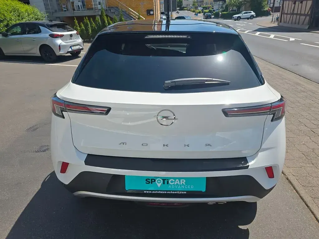 Używany Opel Mokka Elegance 131 KM (96 kW) 2022 Biały SUV