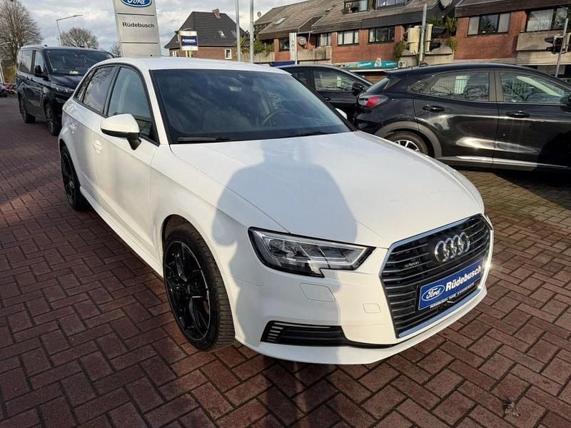 Gebraucht Audi A3 Sportback e-tron 204 PS (150 kW) 2020 Weiß Kleinwagen