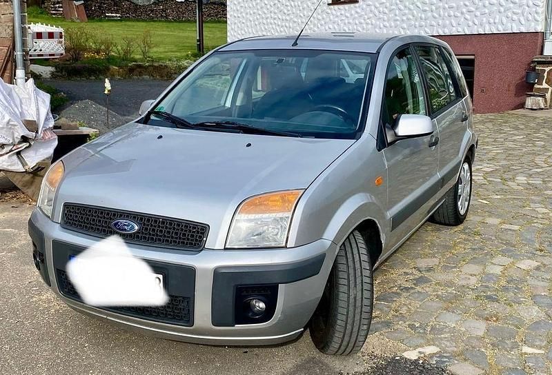 Silber Gebraucht 2006 Ford Fusion Limousine | 750 € (Guter Preis) - Bild 1/2