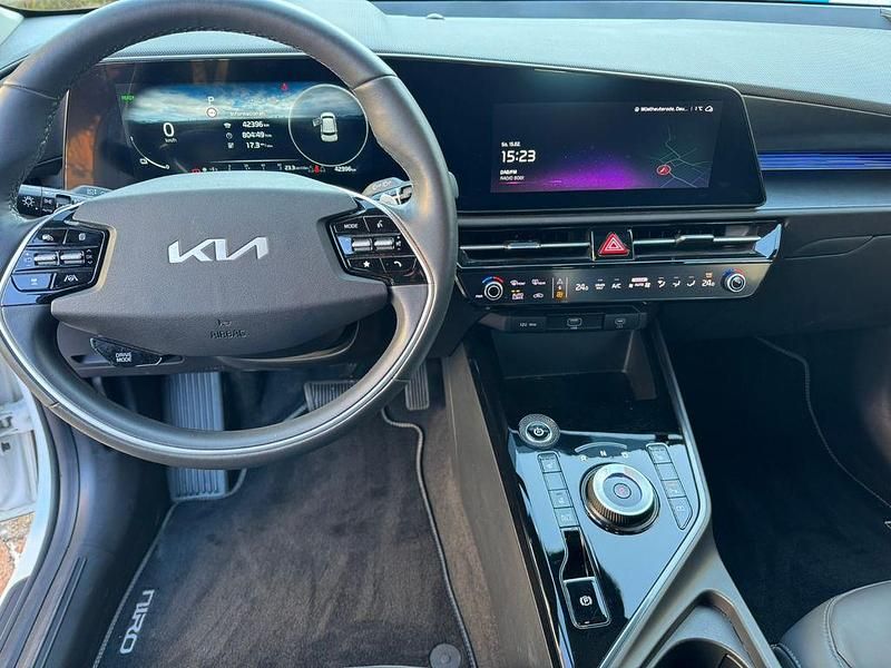Gebraucht Kia Niro Vision 150 kW (204 PS) 2022 Weiß SUV
