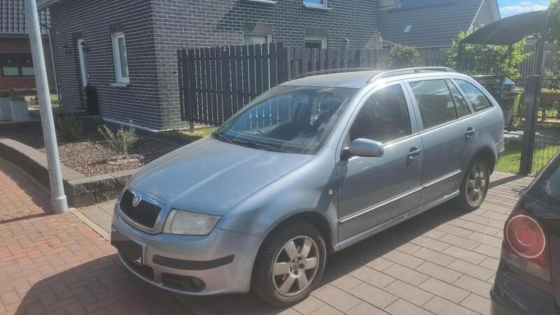 Blau Gebraucht 2005 Skoda Fabia Kombi | 2.000 € (Etwas zu teuer) - Bild 1/4