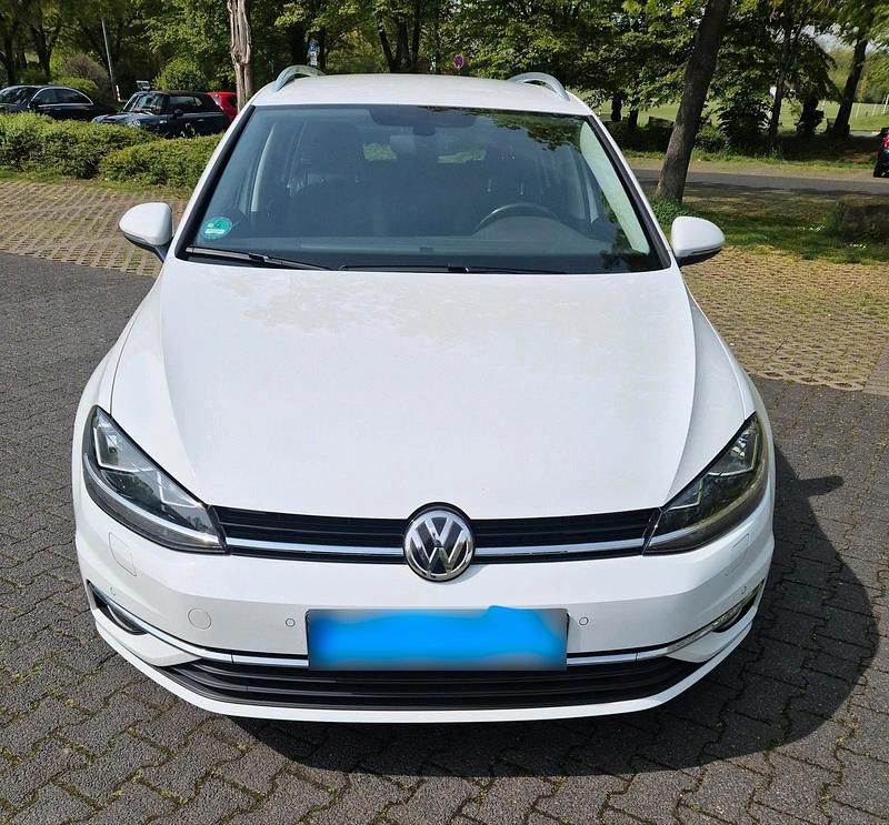 Gebraucht VW Golf VII 116 PS (85 kW) 2019 Weiß Kombi