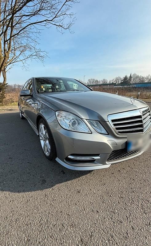 Gebraucht Mercedes E350 306 PS (225 kW) 2013 Silber Limousine