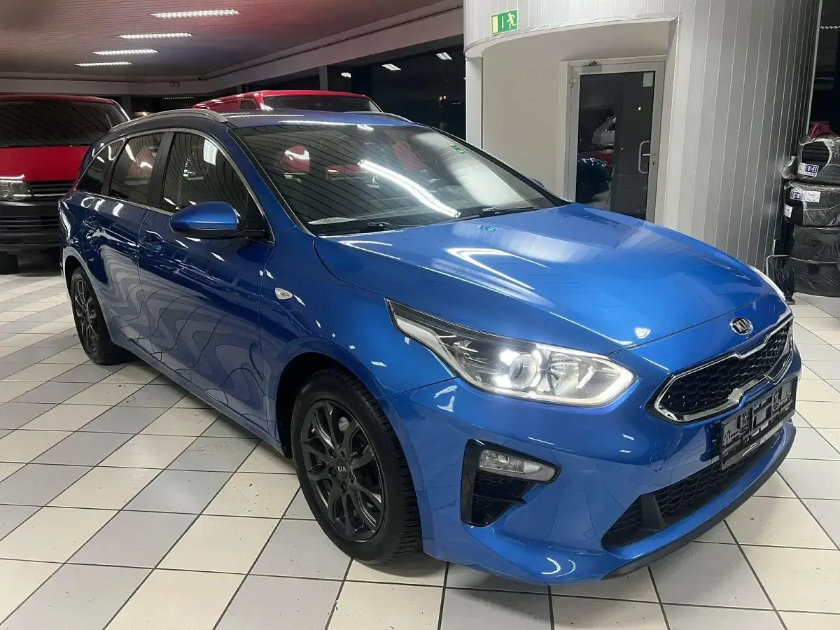 Gebraucht Kia Ceed Sportswagon 140 PS (102 kW) 2019 Blau Kombi
