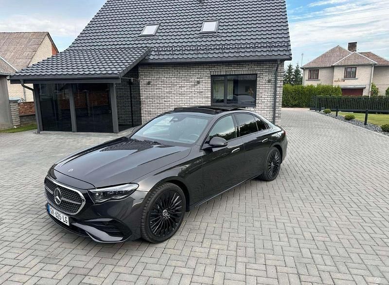 Gebraucht 2024 Mercedes E300 AMG Limousine | 69.500 € - Bild 1/4