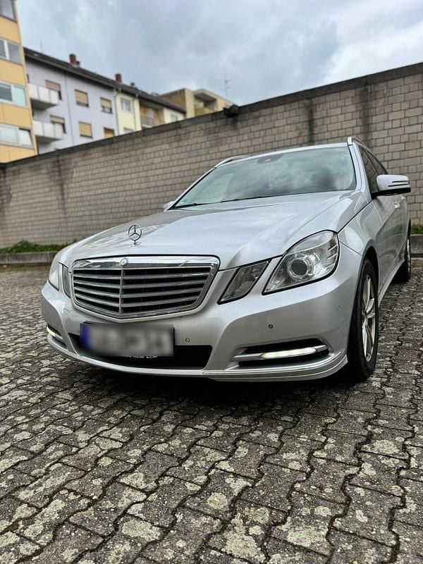 Gebraucht Mercedes E220 Elegance 170 PS (125 kW) 2012 Silber Kombi