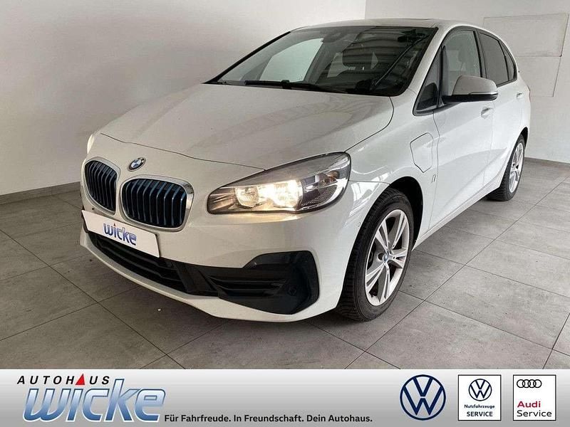 Weiß Gebraucht 2019 BMW 225 Active Tourer Advantage Van / Kleinbus | 17.990 € (Fairer Preis) - Bild 1/4