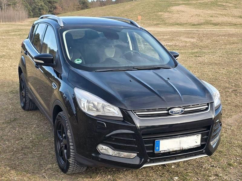 Gebraucht Ford Kuga Titanium 150 PS (110 kW) 2016 Schwarz SUV
