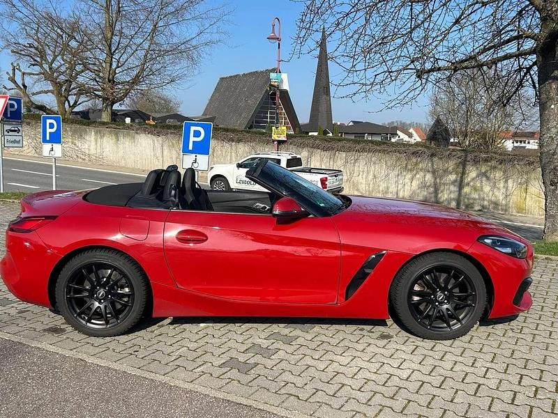 Gebraucht BMW Z4 197 PS (144 kW) 2021 Rot Cabrio