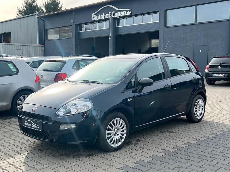 Blau Gebraucht 2014 Fiat Punto Pop Limousine | 5.999 € (Fairer Preis) - Bild 1/4
