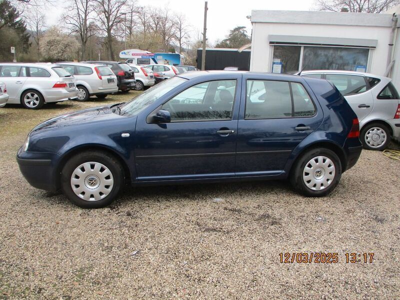Blau Gebraucht 2002 VW Golf IV Comfortline Limousine | 2.650 € (Fairer Preis) - Bild 1/4