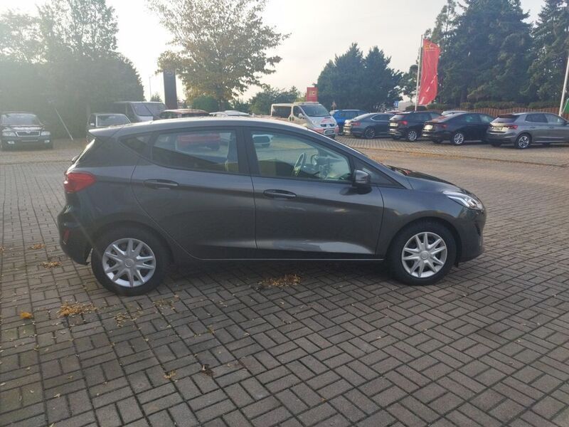 Gebraucht Ford Fiesta Cool & Connect 86 PS (63 kW) 2018 Grau Kleinwagen