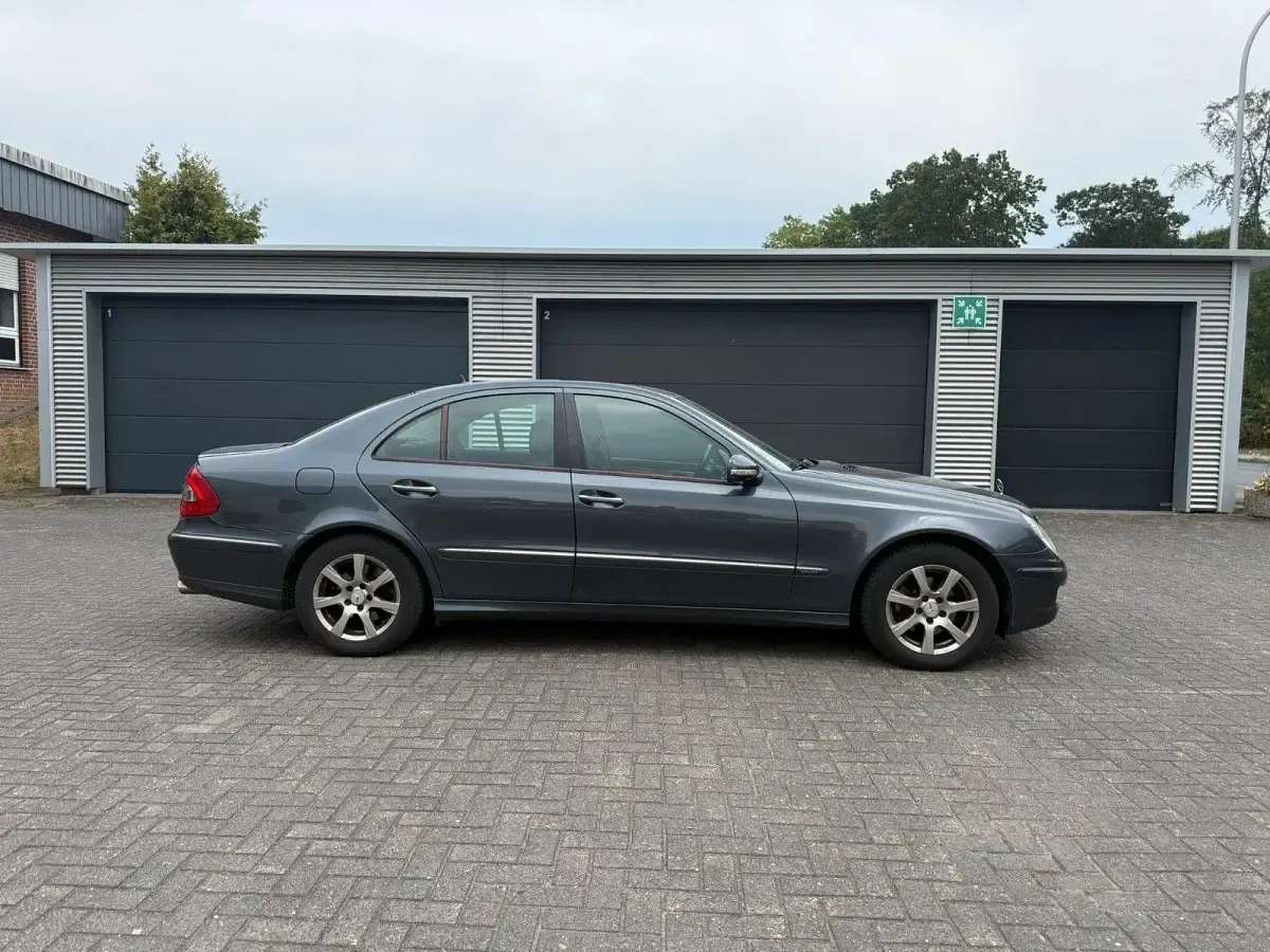 Gebraucht Mercedes E280 190 PS (139 kW) 2008 Grau Limousine