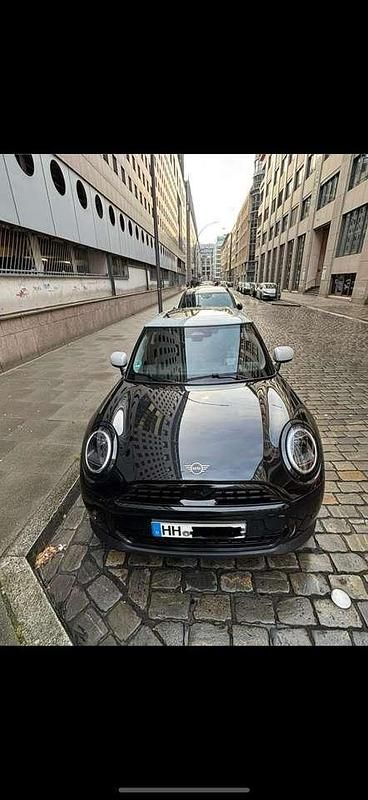 Schwarz Gebraucht 2024 Mini Cooper Classic Kleinwagen | 22.350 € (Superpreis) - Bild 1/4