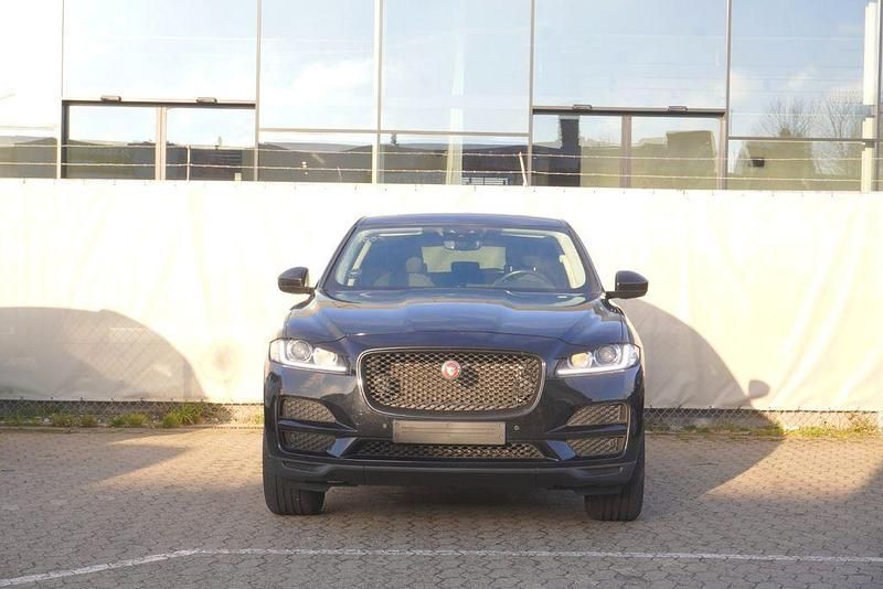 Gebraucht Jaguar F-Pace 179 PS (131 kW) 2018 Schwarz SUV