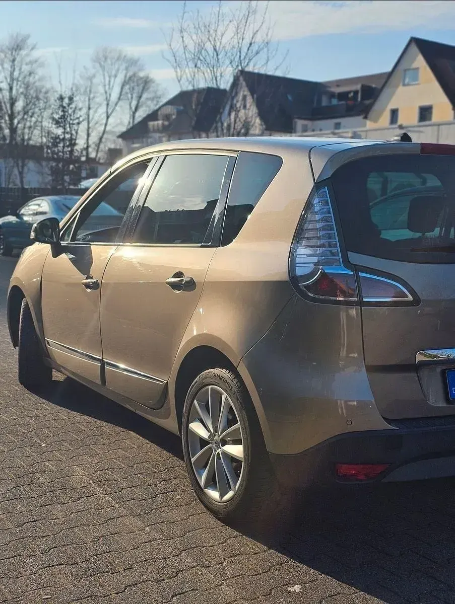 Gebraucht Renault Scénic III Luxe 131 PS (96 kW) 2013 Beige Van / Kleinbus