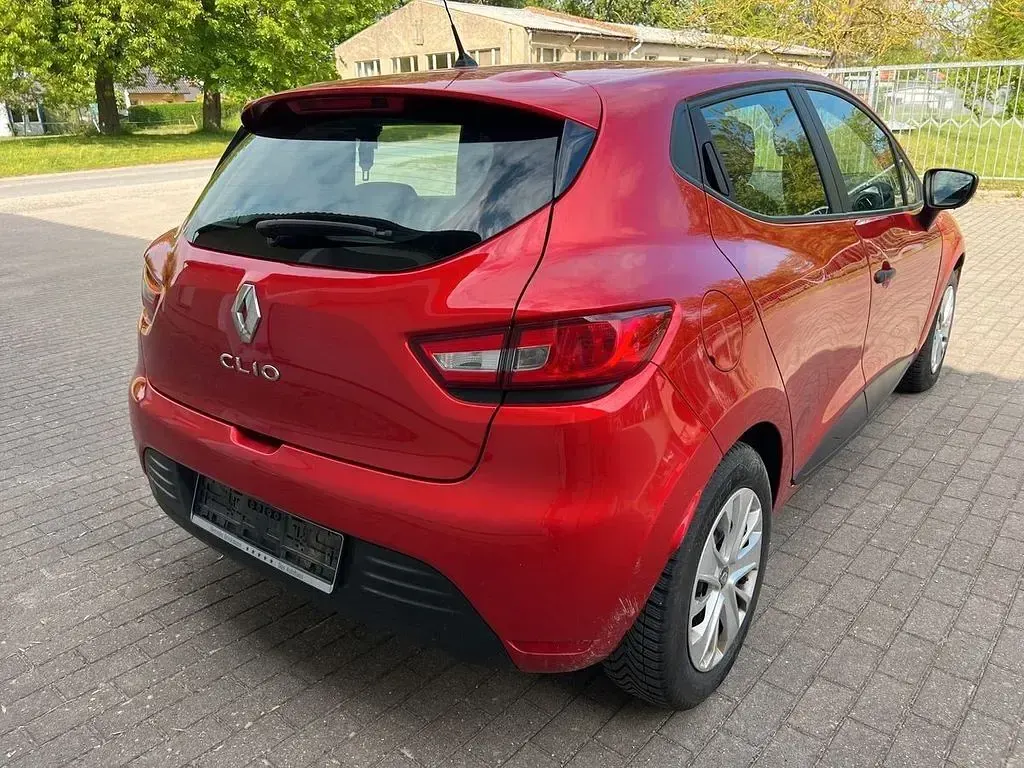 Gebraucht Renault Clio IV 73 PS (53 kW) 2018 Rot Limousine