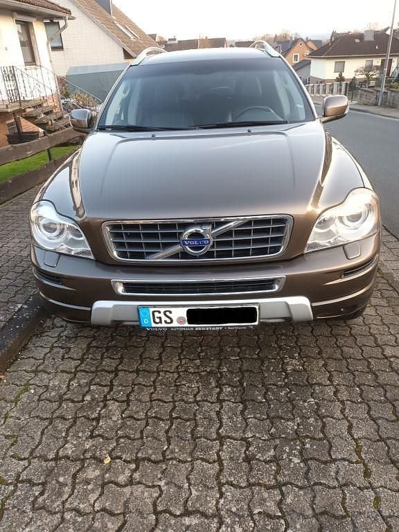 Gebraucht Volvo XC90 Pro 200 PS (147 kW) 2014 Braun SUV