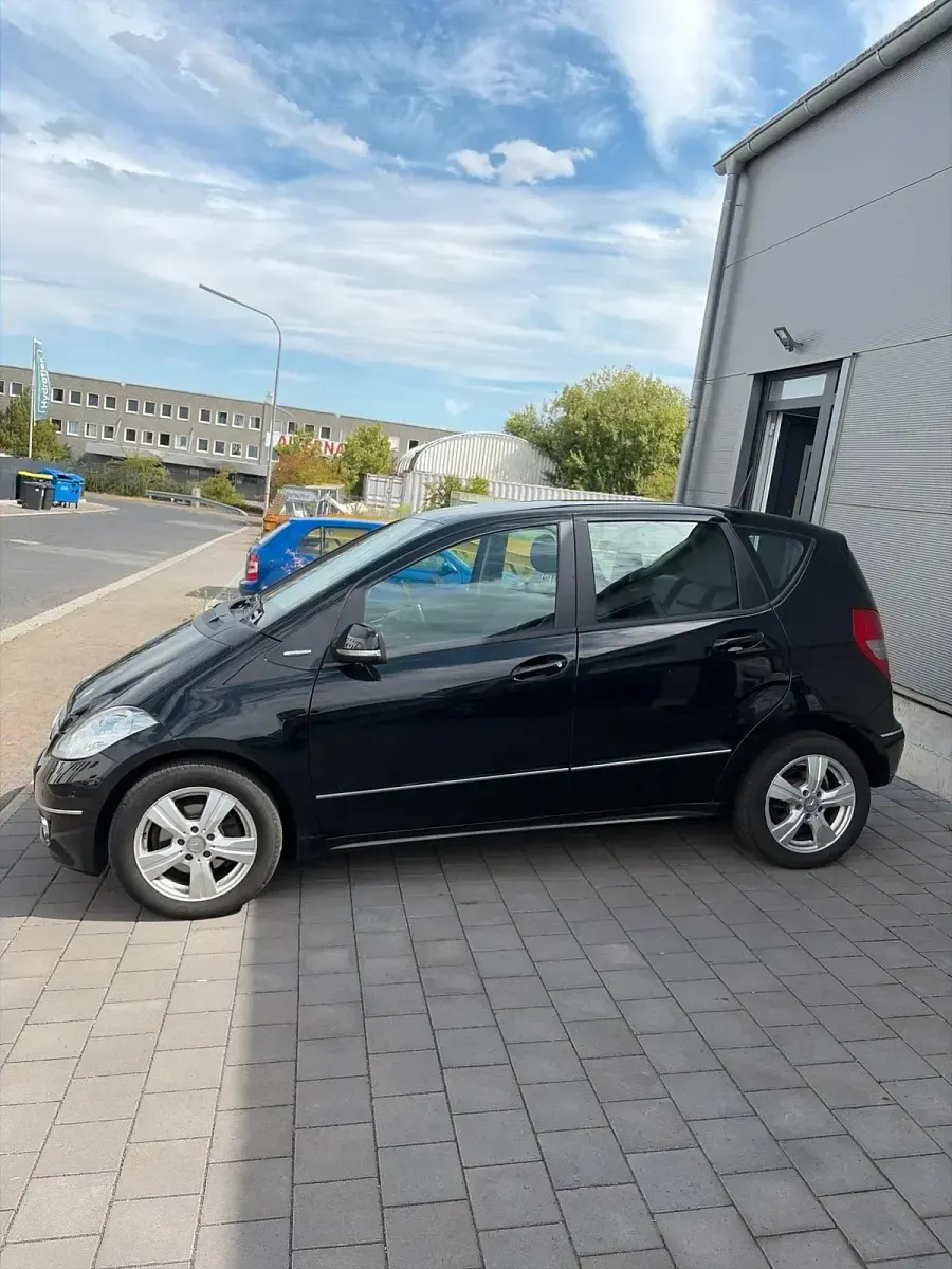 Gebraucht Mercedes A180 Avantgarde 109 PS (80 kW) 2012 Schwarz Kleinwagen