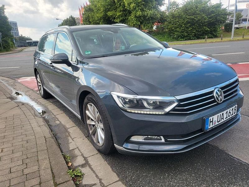 Gebraucht VW Passat Highline 190 PS (139 kW) 2019 Grau Kombi