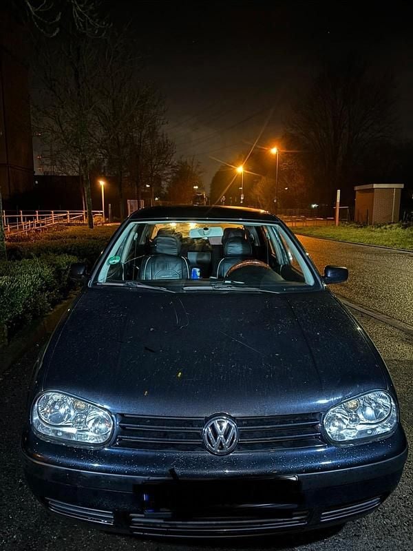 Gebraucht VW Golf IV 75 PS (55 kW) 2001 Schwarz Limousine