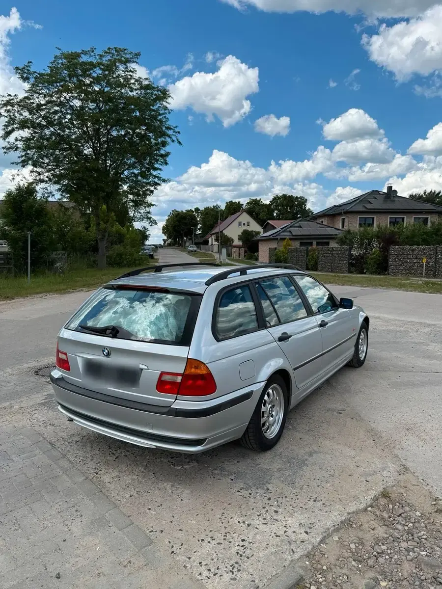 Gebraucht BMW 320 136 PS (100 kW) 2001 Silber Kombi