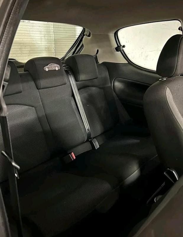 Gebraucht Peugeot 206+ 75 PS (55 kW) 2011 Rot Kleinwagen