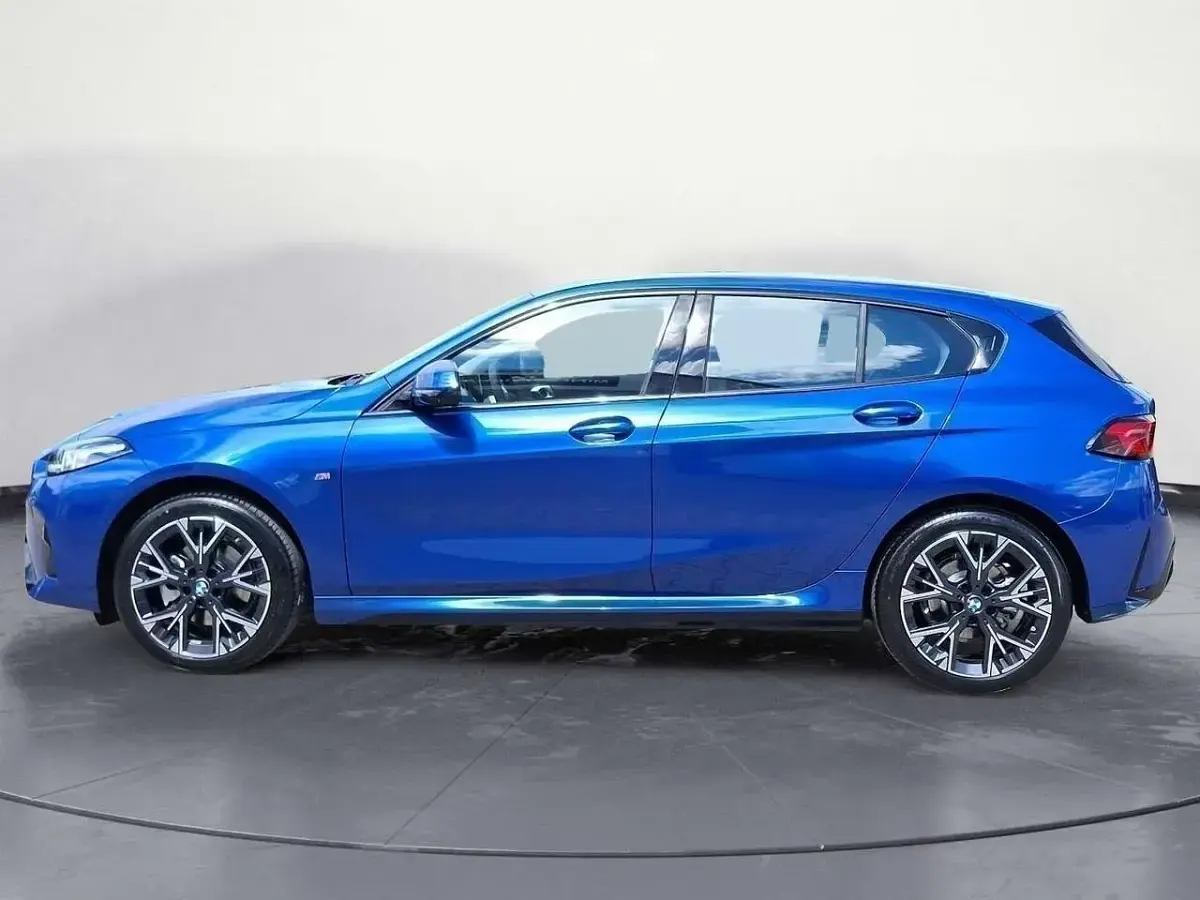 Neu BMW 120 M Sport 163 PS (119 kW) 2025 Blau Kleinwagen