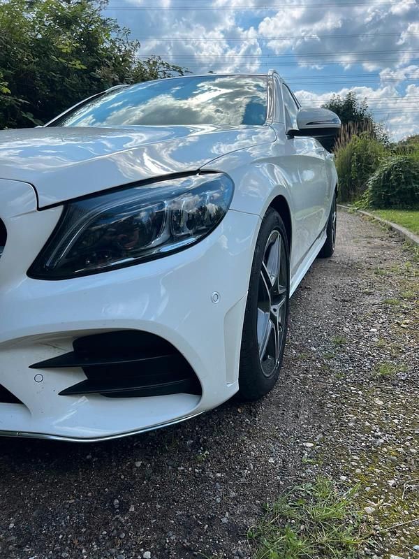 Gebraucht Mercedes C220 AMG 194 PS (142 kW) 2020 Weiß Kombi