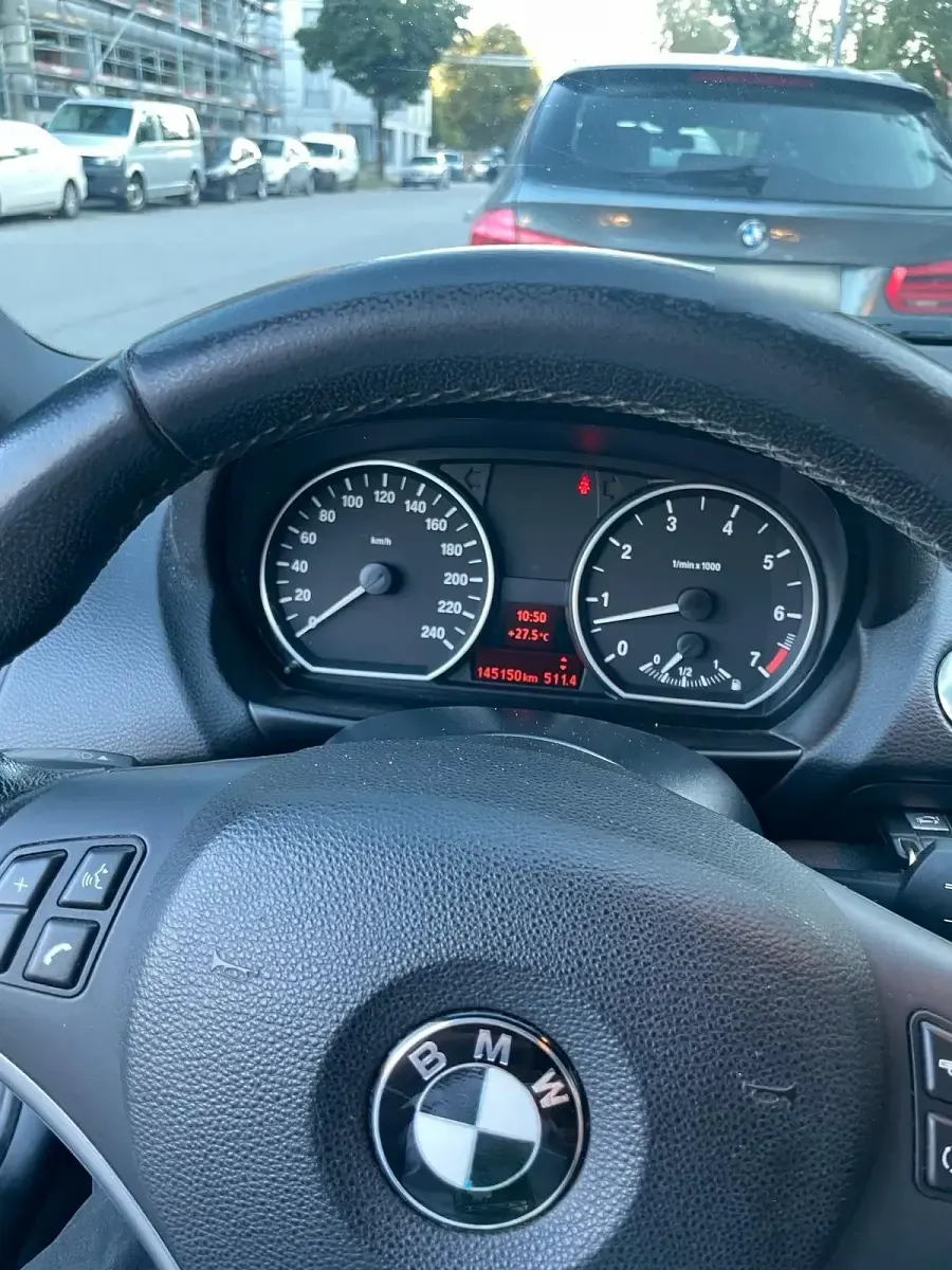 Gebraucht BMW 118 143 PS (105 kW) 2011 Schwarz Kleinwagen