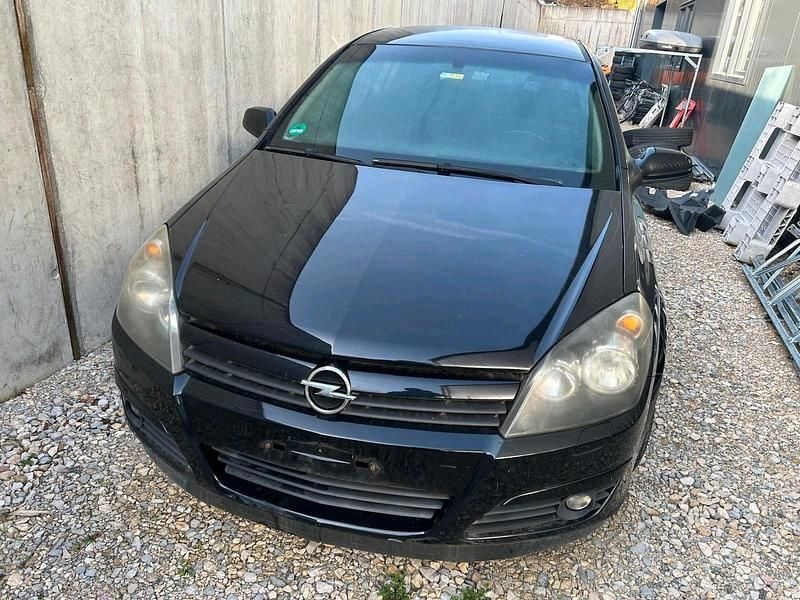Gebraucht Opel Astra 105 PS (77 kW) 2005 Schwarz Kleinwagen
