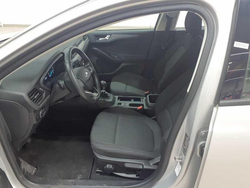 Usado Ford Focus Trend 120 HP (88 kW) 2021 Prateado Carrinha