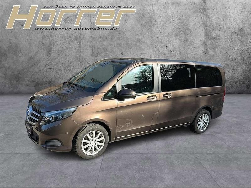 Gebraucht Mercedes V220 163 PS (119 kW) 2018 Dolomitbraun Van / Kleinbus