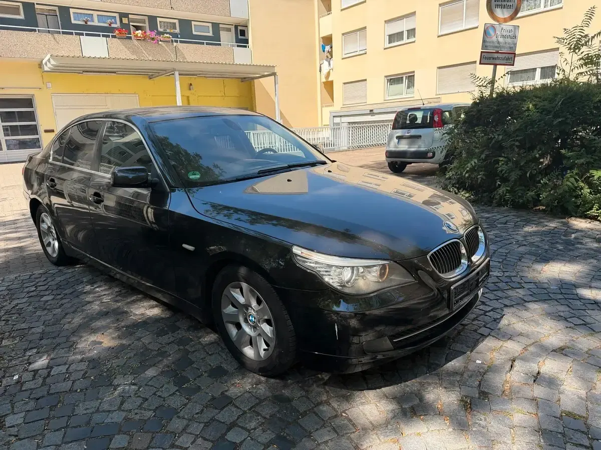 Gebraucht BMW 525 197 PS (144 kW) 2007 Schwarz Limousine