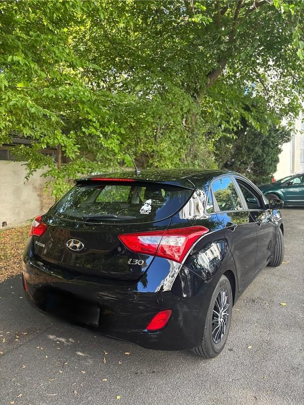 Schwarz Gebraucht 2015 Hyundai i30 Coupé | 5.900 € (Fairer Preis) - Bild 1/4