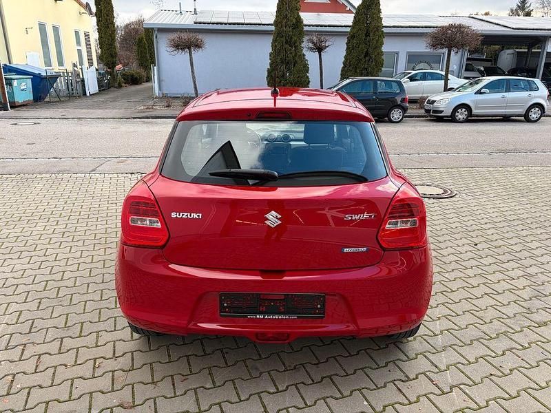 Gebraucht Suzuki Swift Club 83 PS (61 kW) 2021 Rot Kleinwagen