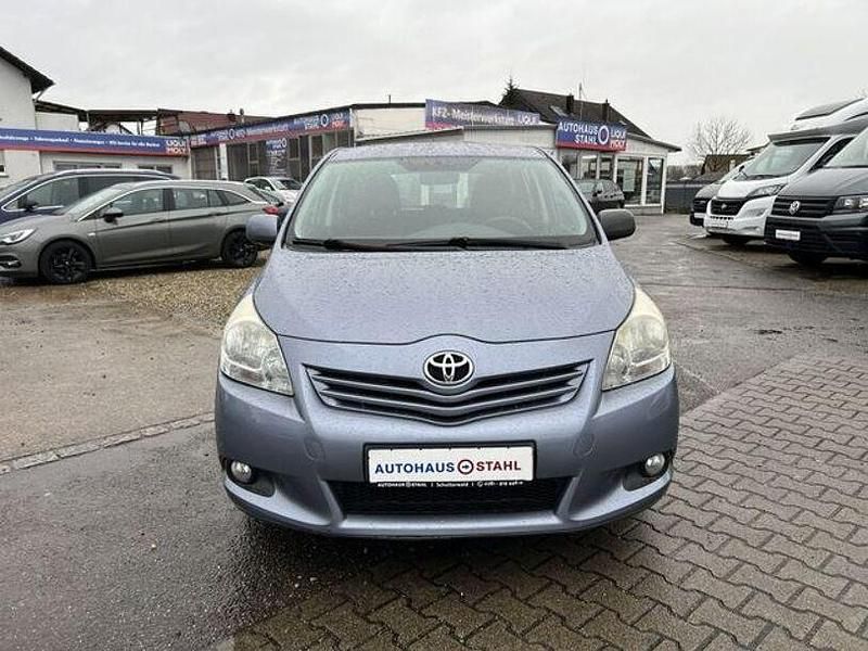 Gebraucht Toyota Verso Life 132 PS (97 kW) 2010 Quarzblau metallic Van / Kleinbus