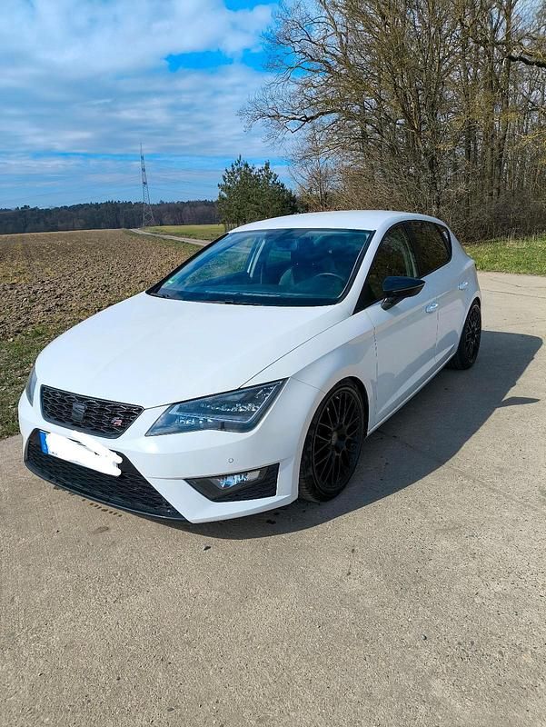 Weiß Gebraucht 2014 Seat Leon FR Limousine | 9.800 € - Bild 1/4