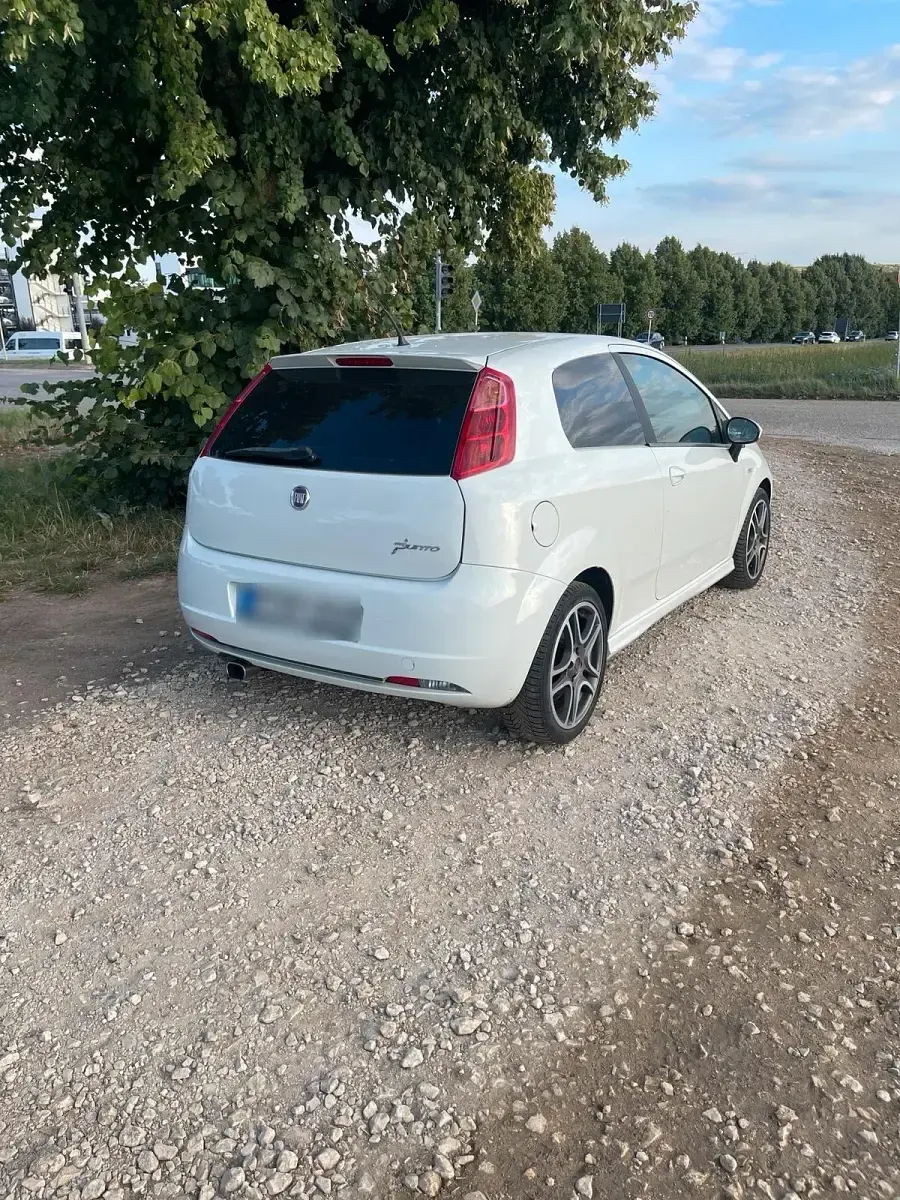 Gebraucht Fiat Punto 100 PS (73 kW) 2009 Weiß Kleinwagen