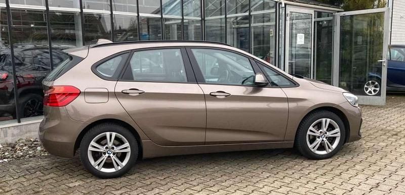 Gebraucht BMW 218 140 PS (102 kW) 2019 Jucarobeige metallic Van / Kleinbus
